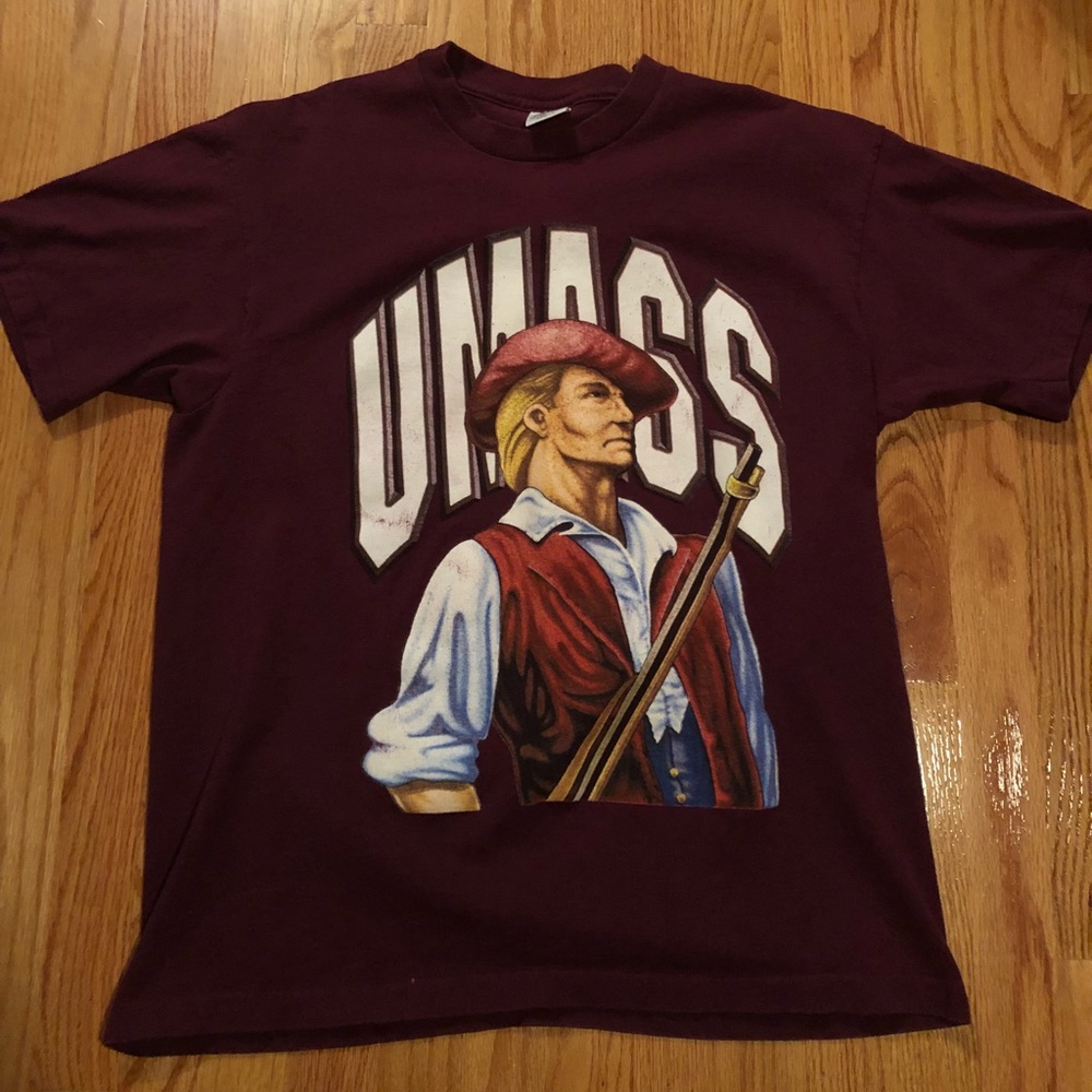 VINTAGE UMass Short Sleeve Shirt
